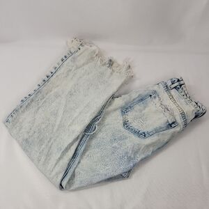 SHEIN Light Wash Frayed Hem Cropped Jeans